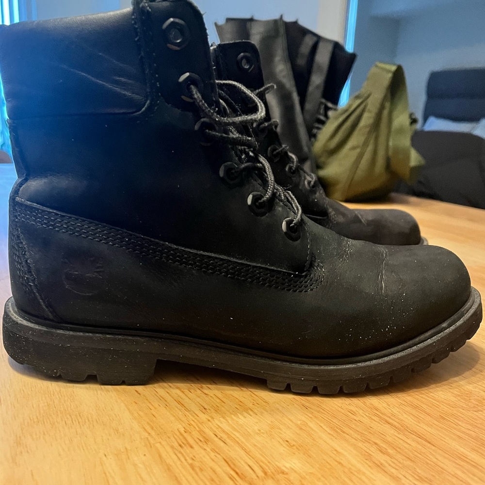 Women’s Timberland Premium Winter Boot. Waterproof. Colour black. Size 7.5